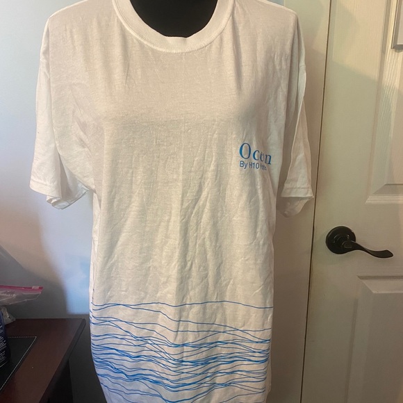 Ocean by H10 Hotels T-shirt - Picture 1 of 4